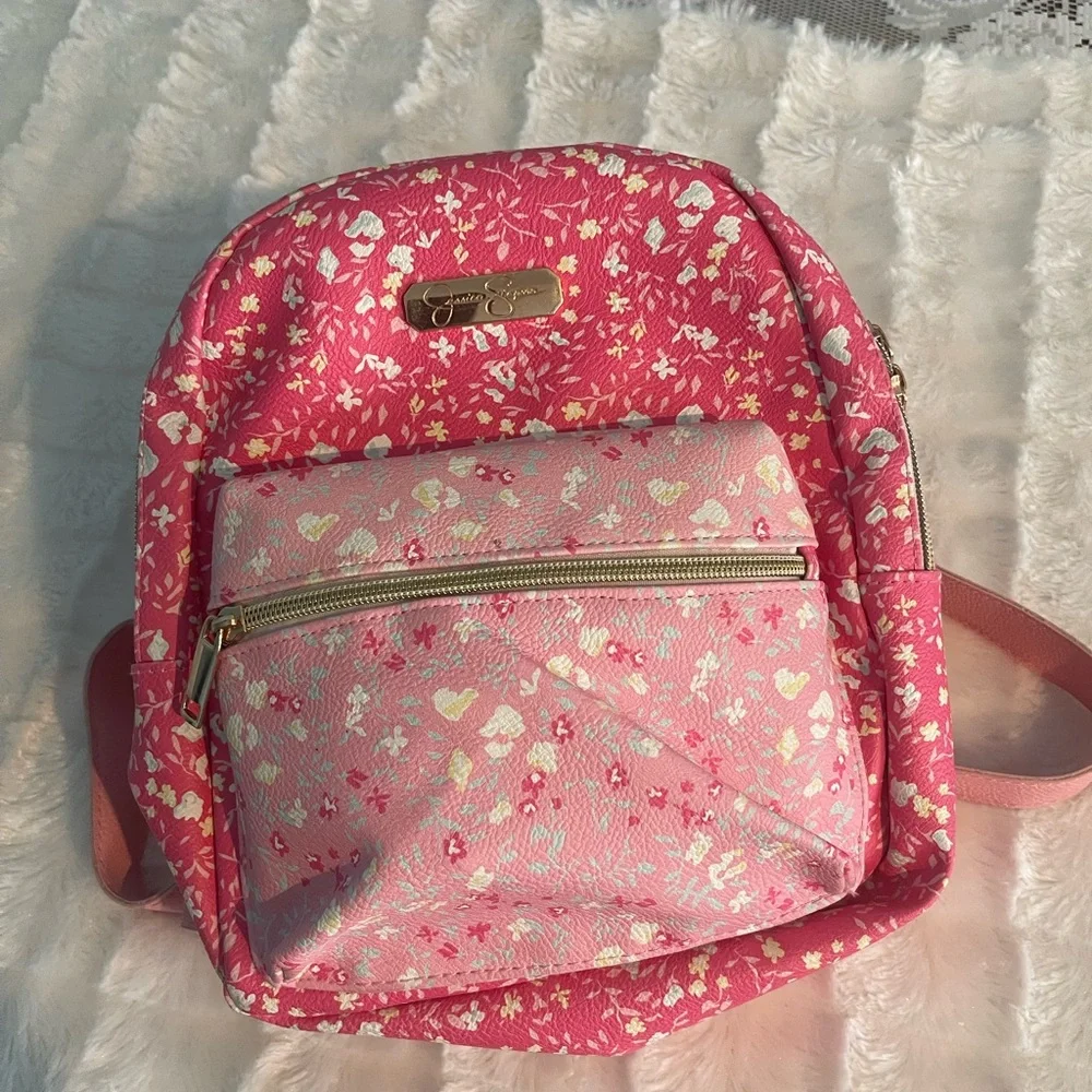 Jessica Simpson charming pink